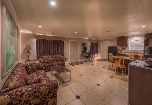 Edge Water Inn Main image